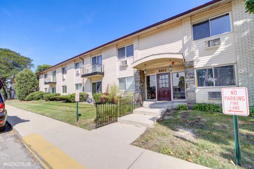 2c-8852 N Leslie Lane, Des Plaines, IL, 60016 | Card Image