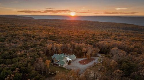 504 Wolf Run, Cloudland, GA, 30731-2537 | Card Image