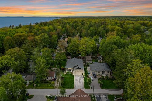 55 34th St N, Wasaga Beach, ON, L9Z2C2 | Card Image