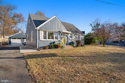 302 W Holly Avenue, House other with 3 bedrooms, 1 bathrooms and null parking in Oaklyn NJ | Image 2