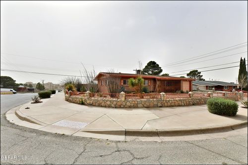 7830 Basswood Avenue, El Paso, TX, 79925 | Card Image