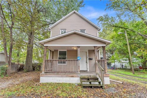1325 Curtis St, Akron, OH, 44301-1767 | Card Image