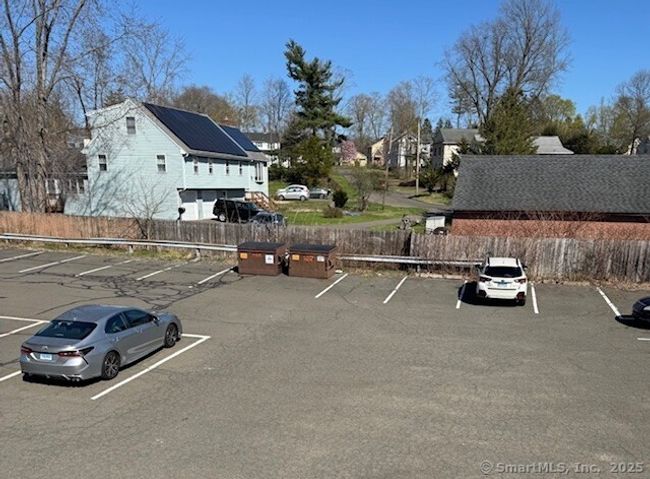 Parking in the rear | Image 25
