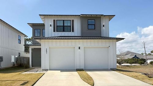 5601 Trout Ln, Pensacola, FL, 32507-8815 | Card Image
