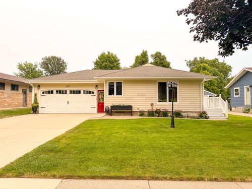 107 Marlene St, Marshall, MN, 56258-1629 | Card Image
