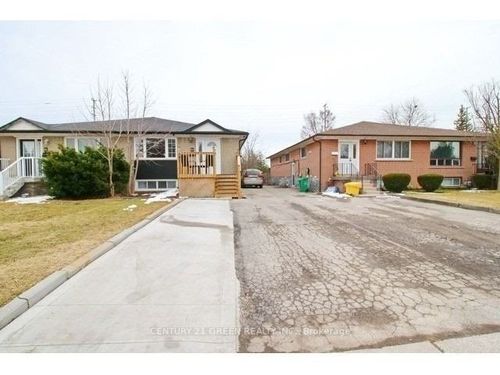 92 Kingsmere Cres, Brampton, ON, L6X1Z4 | Card Image
