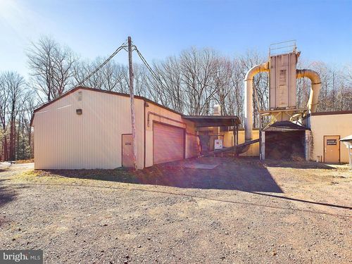 1080 Hudson Dr, Weatherly, PA, 18255-2820 | Card Image