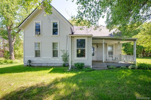 7016 Davison Rd, Davison, MI, 48423-2006 | Card Image