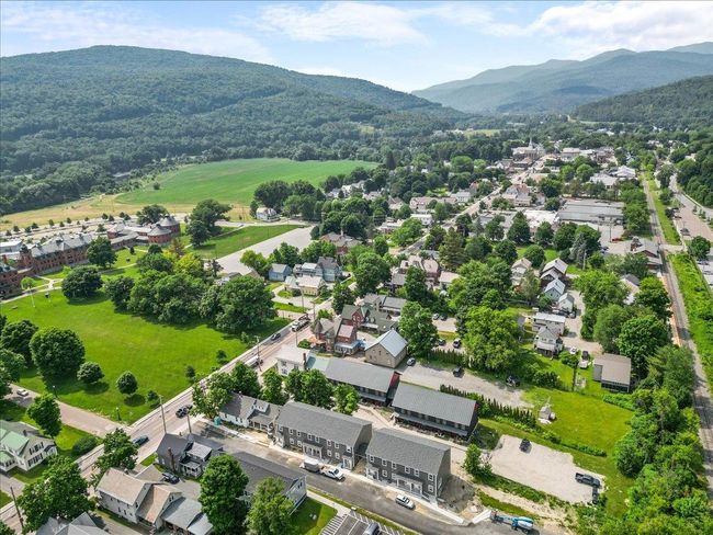 27 Gardner Lane, Condo with 2 bedrooms, 3 bathrooms and null parking in Waterbury VT | Image 40