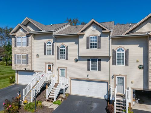 123 Manor View Dr, Manor, PA, 15665-9760 | Card Image