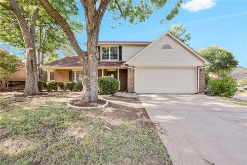 4901 Haverford Dr, Arlington, TX, 76016-6236 | Card Image
