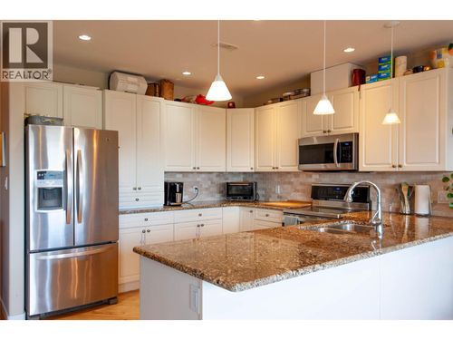 10-445 Dalgleish Dr, Kamloops, BC, V2C6C7 | Card Image