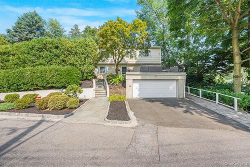 9 Wellyn Rd, Yonkers, NY, 10708-5902 | Card Image