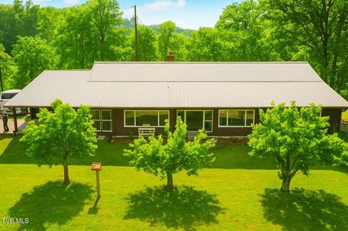 3521 James Phillips Way, Sevierville, TN, 37876-6122 | Card Image