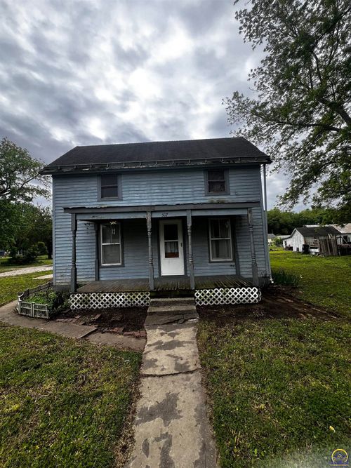 517 W Boone St, Madison, KS, 66860 | Card Image