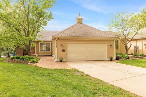 12715 Cambridge Ln, Leawood, KS, 66209-1661 | Card Image