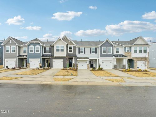 907 Kensley Grove Ln, Fuquay Varina, NC, 27526-3668 | Card Image