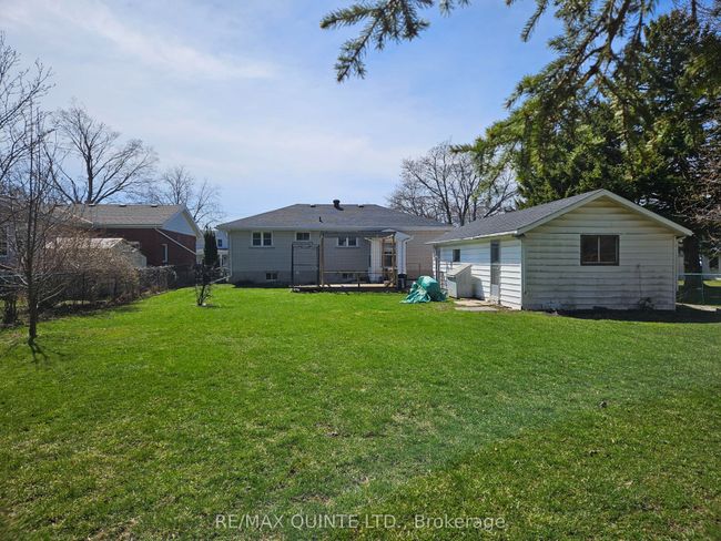 7 Perry Ave, House other with 3 bedrooms, 2 bathrooms and 3 parking in Brighton ON | Image 4
