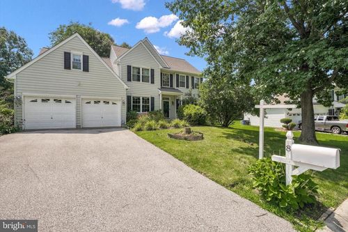 8 Sweetbriar Rd, Coatesville, PA, 19320-6108 | Card Image