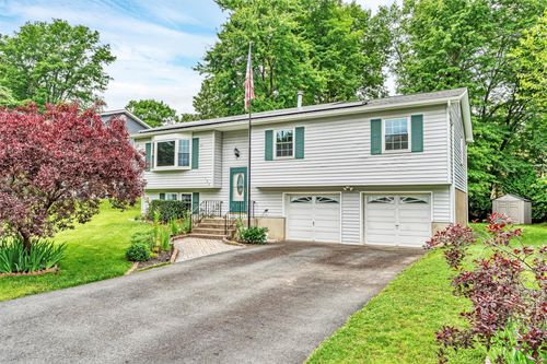 104 Bodle Cir, Maybrook, NY, 12543-1104 | Card Image