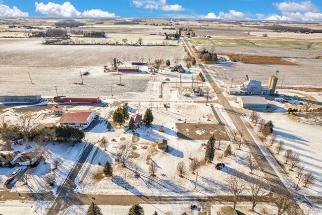 Overview of property-corner of Duquette/Mortimer. | Image 17