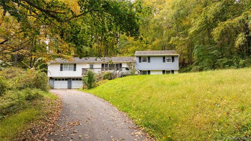 11 Stanley Drive, Pawling, NY, 12564 | Card Image