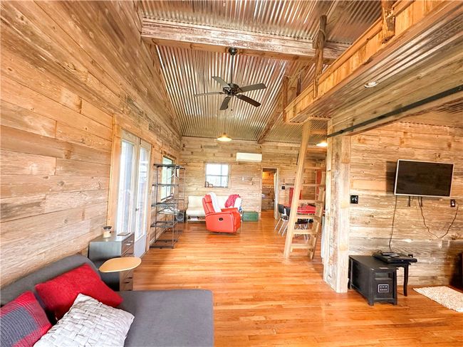 Living Room | Image 18