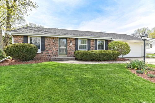 W173N8479 Westbridge Avenue, Menomonee Falls, WI, 53051 | Card Image