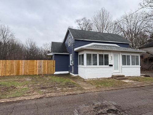 1627 N 12th St, Niles, MI, 49120-1271 | Card Image