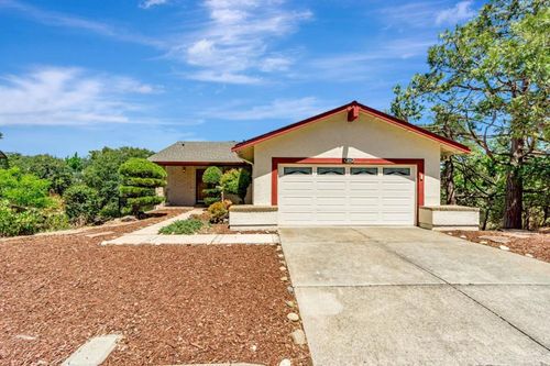 126 Saint Joan Ln, Pleasant Hill, CA, 94523-1124 | Card Image