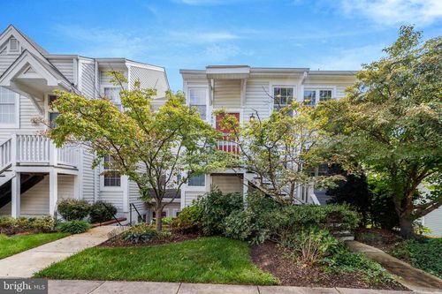 2804 Yarling Ct, FALLS CHURCH, VA, 22042-4464 | Card Image