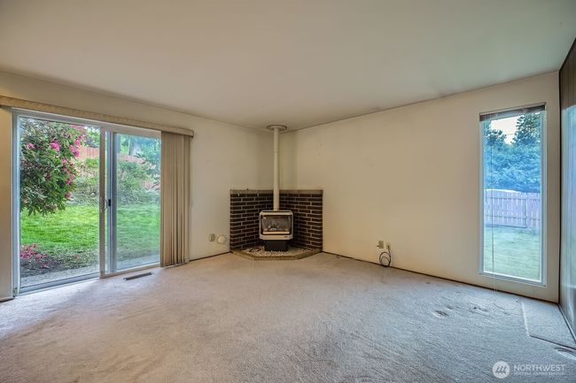 23238 21 St Ave S, House other with 3 bedrooms, 2 bathrooms and 2 parking in Des Moines WA | Image 23