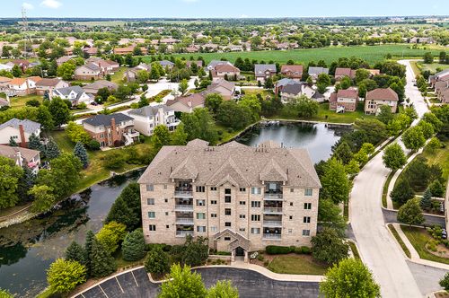 unit-2a-11110 Waters Edge Dr, Orland Park, IL, 60467-5733 | Card Image