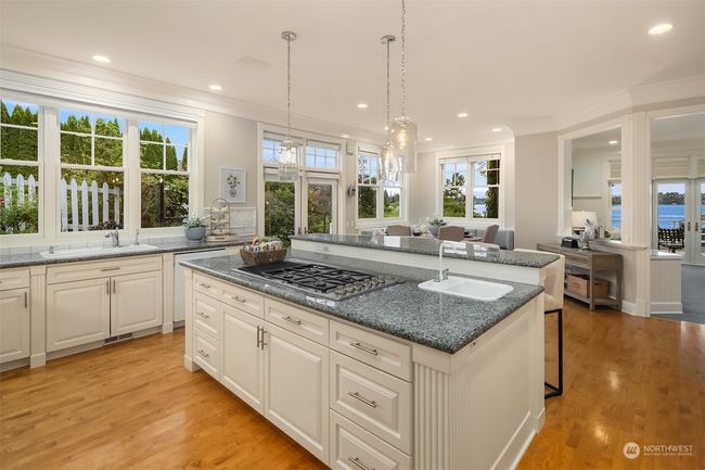 9015 Ne 47 Th St, House other with 5 bedrooms, 6 bathrooms and 4 parking in Yarrow Point WA | Image 12