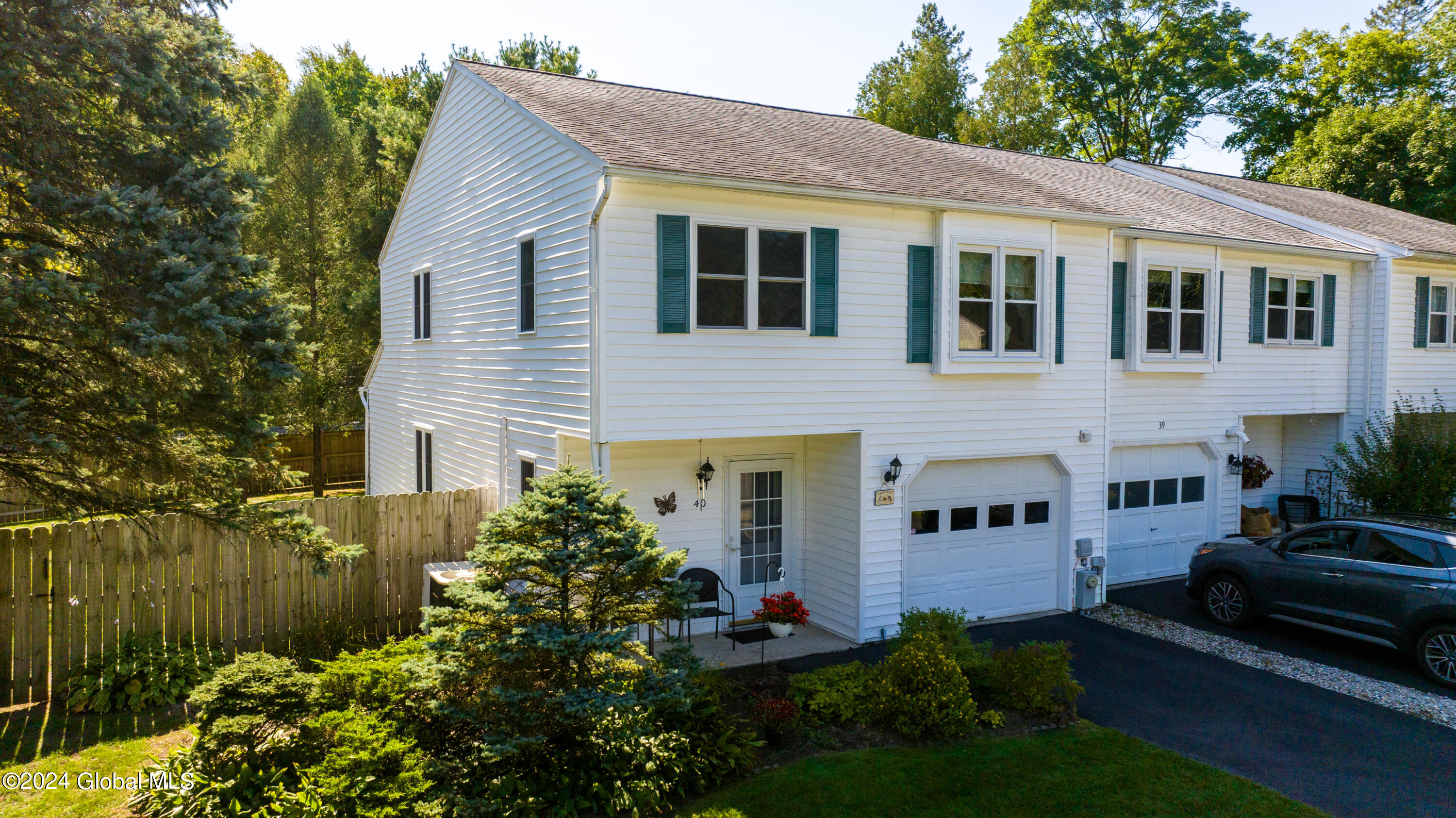 Clubhouse Dr, Saratoga Springs, NY 12866
