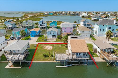 16707 & 16709 Kingston Way, Jamaica Beach, TX, 77554 | Card Image