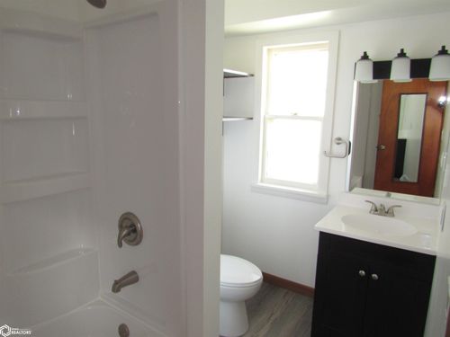 1904 Delmar St, Burlington, IA, 52601-1415 | Card Image
