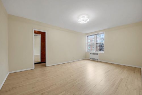 4h-88 35th Ave, Jackson Heights, NY, 11372 | Card Image