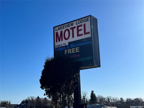 447 Saskatchewan St, Elbow, SK, S0H1J0 | Card Image