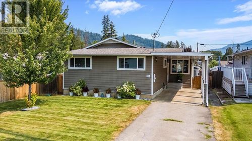 70 Walnut Ave, Fruitvale, BC, V0G1L0 | Card Image