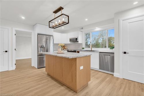 1-22 Ash St, Kitchener, ON, N2H6H8 | Card Image