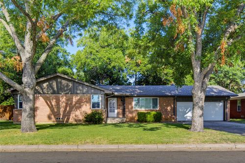 4205 Keeter Dr, North Richland Hills, TX, 76180-7321 | Card Image
