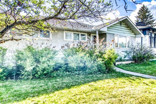 3403 19 St Nw, Calgary, AB, T2L2A9 | Card Image