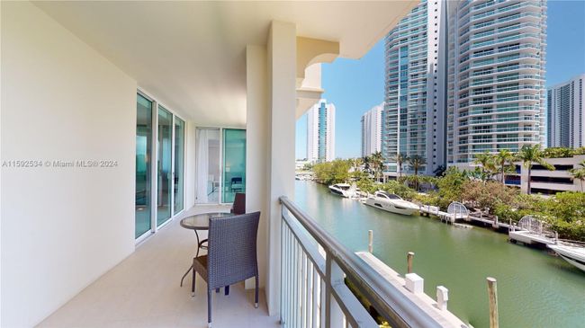 TH-307 - 250 Sunny Isles Blvd, Condo with 3 bedrooms, 2 bathrooms and null parking in Sunny Isles Beach FL | Image 9