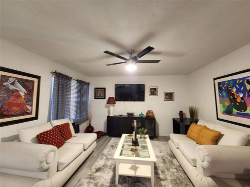 211-17090 Ne 14th Ave, North Miami Beach, FL, 33162-2868 | Card Image