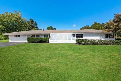4 Richard Rd, Hingham, MA, 02043-3927 | Card Image
