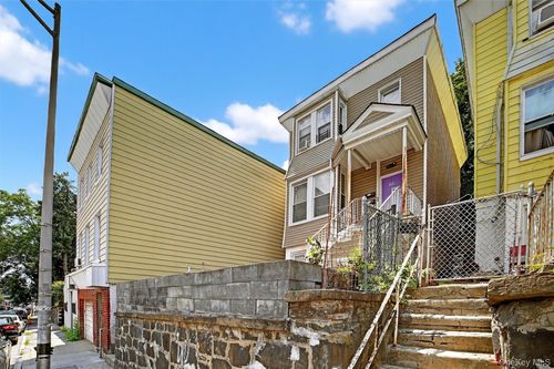 105 Palisade Ave, Yonkers, NY, 10701-8321 | Card Image