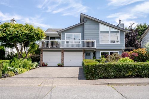9262 213 St, Langley, BC, V1M1L2 | Card Image