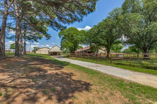 13220 Briar Rd, Azle, TX, 76020-5844 | Card Image