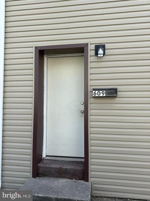 609 Dauphin St, HARRISBURG, PA, 17102-1014 | Card Image